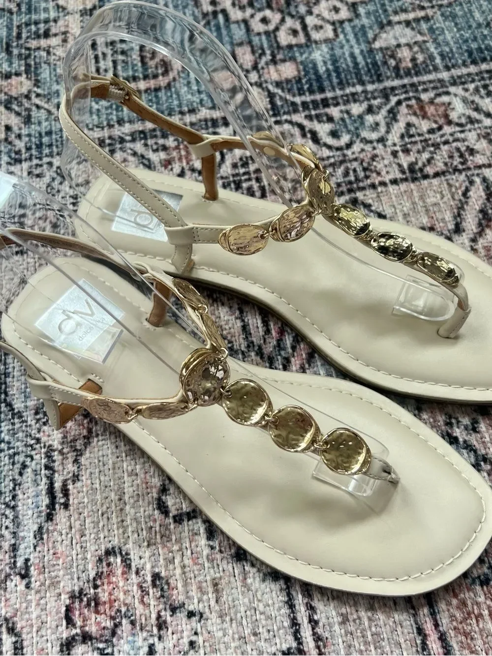Dolce Vita Jorjie Neutral T-Strap Sandals Hammered Gold Coin Accents Size 8.5